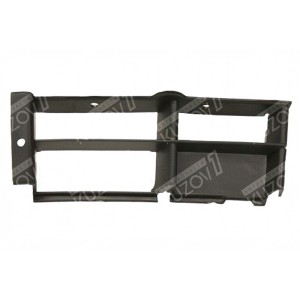 РЕШЕТКА В БАМПЕР (ПРАВАЯ) - фото